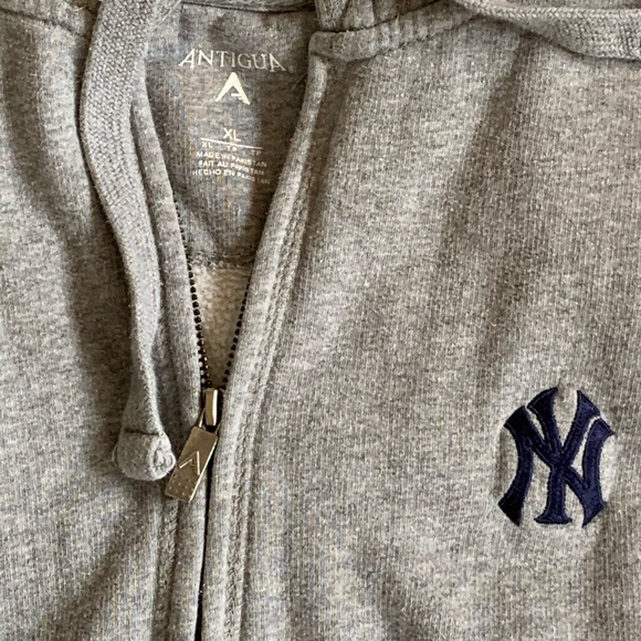 yankees hooded sweatshirt